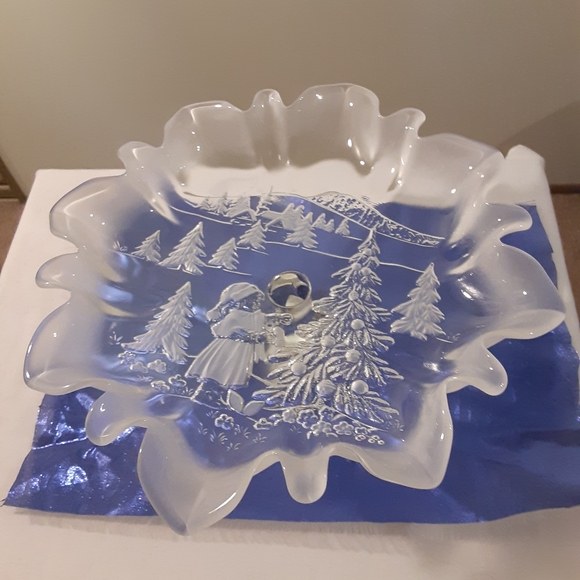 Xmas Mikasa Lead Crystal Mikasa  Crystal Centerpiece. - Picture 2 of 4